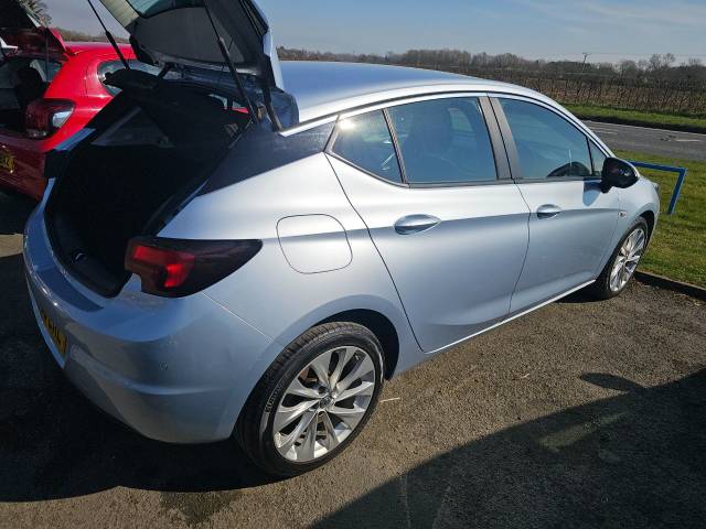 2016 Vauxhall Astra 1.6 CDTi 16V ecoFLEX Design 5dr