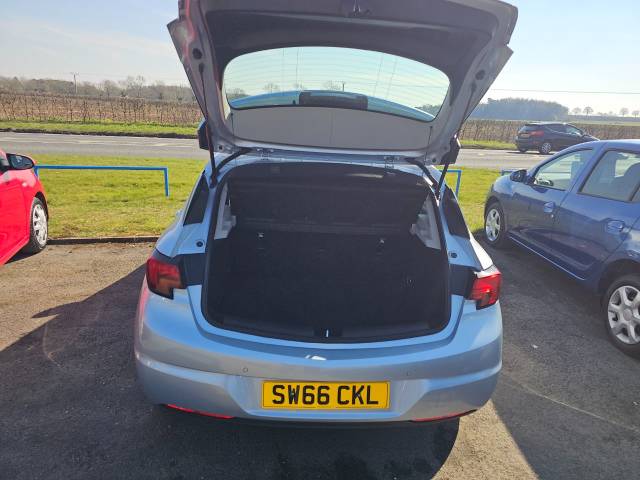 2016 Vauxhall Astra 1.6 CDTi 16V ecoFLEX Design 5dr